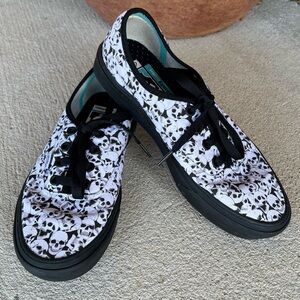 🍒💣 Vans comfy cush skull sk8 classic shoes